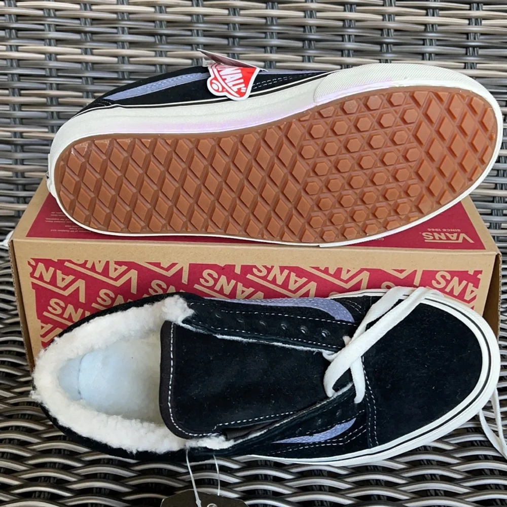 Vans Old Skool Mte Nubuck/Black WMNS” Sherpa Sneakers - Picture 4 of 16